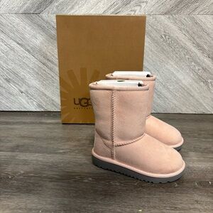 UGG Australia | Classic Short Boots In Baby Pink Grey Toddler Size 9 NEW